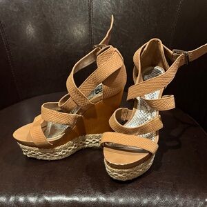 Giani Bernini Tan Strappy Wedge Heels